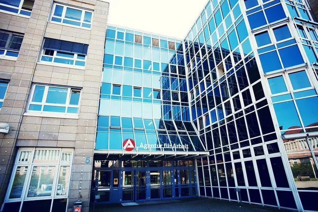 Findemploi Trouver emploi qui vous convient